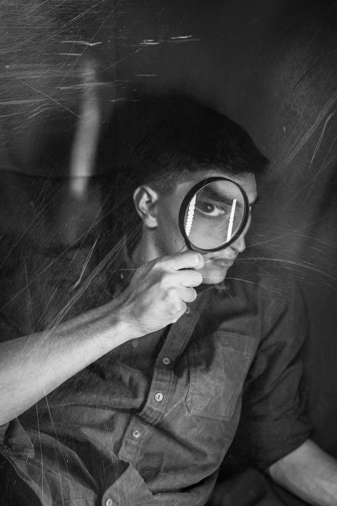 detective investigating